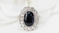 Bague Pompadour en platine saphir et diamants