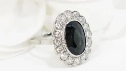 Bague Pompadour en platine saphir et diamants