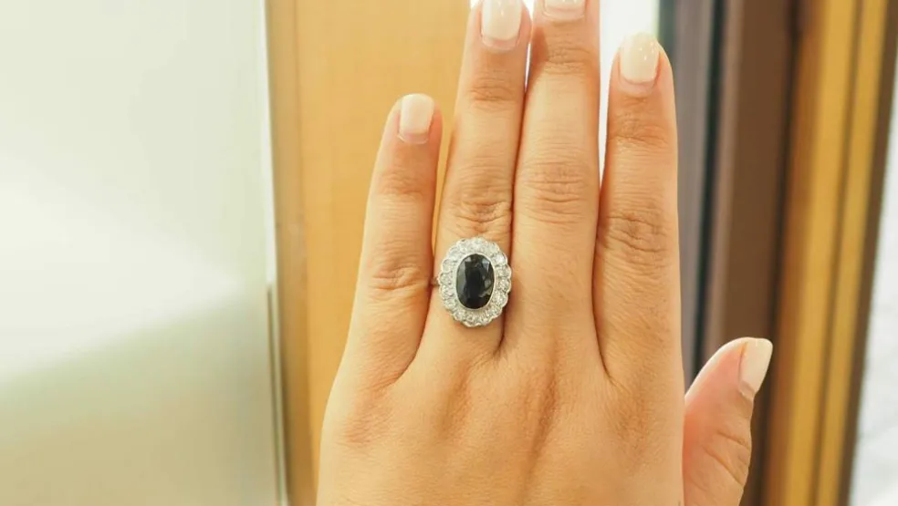 Bague Pompadour en platine saphir et diamants