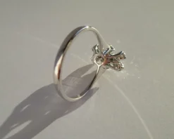 Bague pompadour grenat or blanc