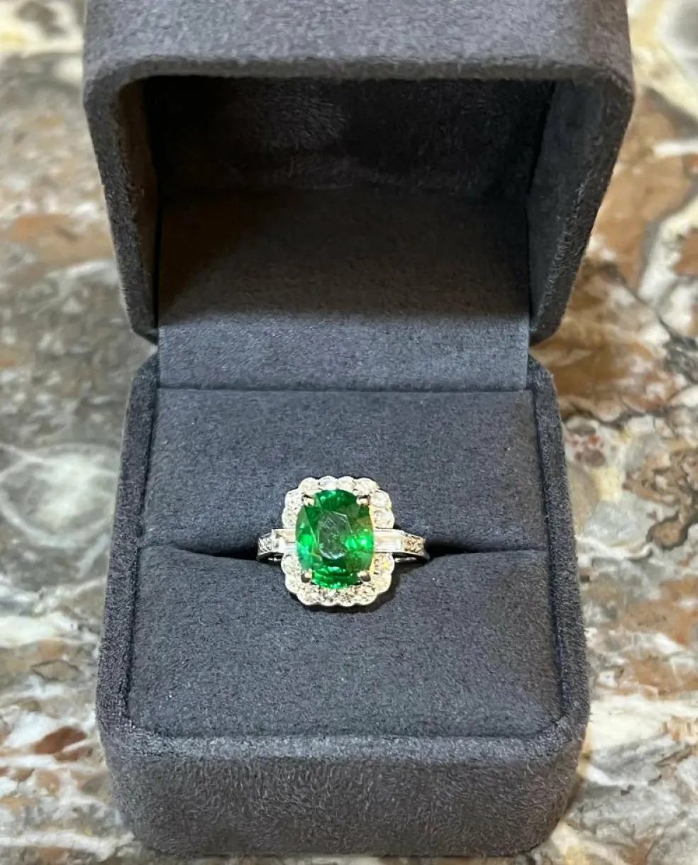 Bague Pompadour grenat Tsavorite 4.54 carats, diamants