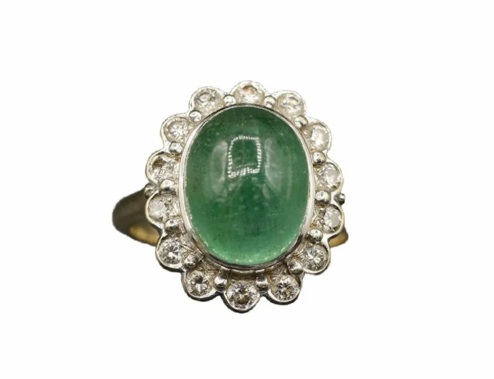 Bague Pompadour émeraude cabochon et diamants