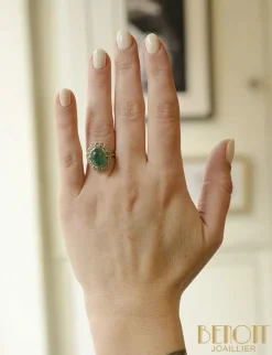 Bague Pompadour émeraude cabochon et diamants