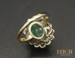 Bague Pompadour émeraude cabochon et diamants