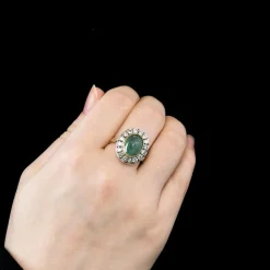 Bague pompadour émeraude en cabochon et diamants