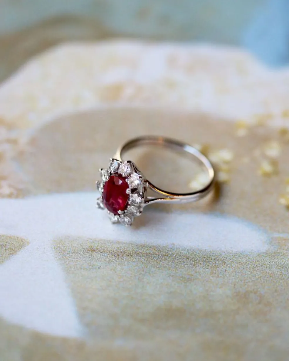 Bague Pompadour Rubis Ovale et Diamants