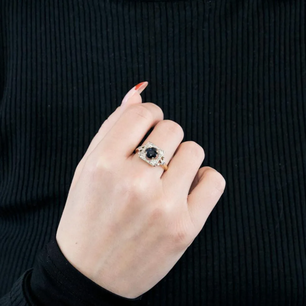 Bague pompadour saphir de 3 carats et diamants.