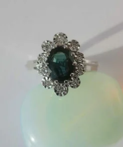 Bague Pompadour saphir vert diamants