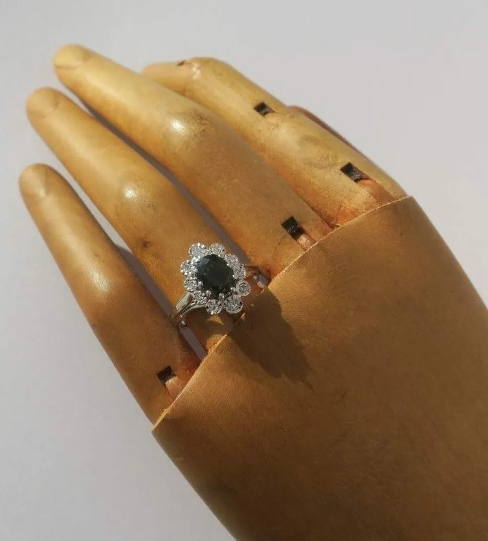 Bague Pompadour saphir vert diamants