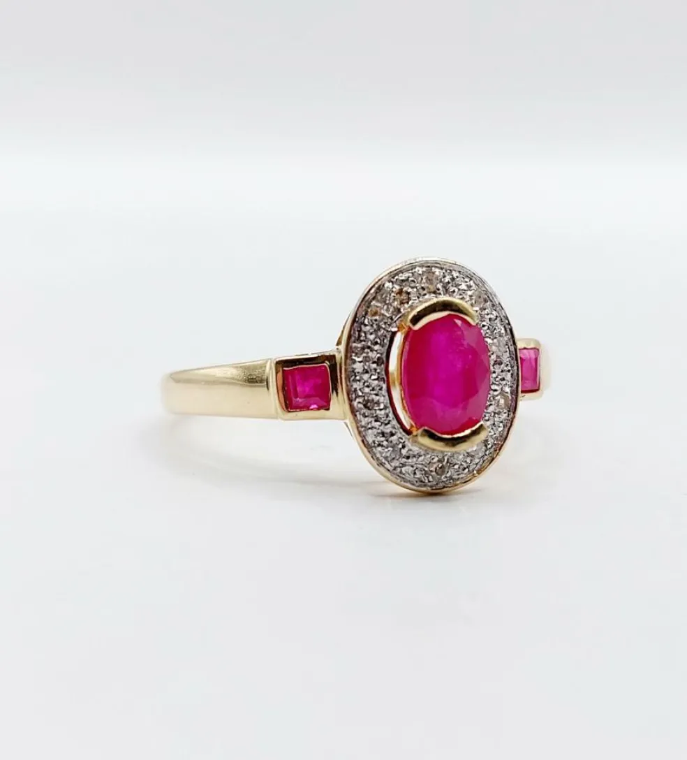 Bague pompadour vintage or jaune, rubis, diamants et de rubis carrés