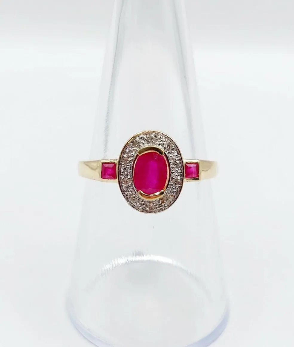 Bague pompadour vintage or jaune, rubis, diamants et de rubis carrés