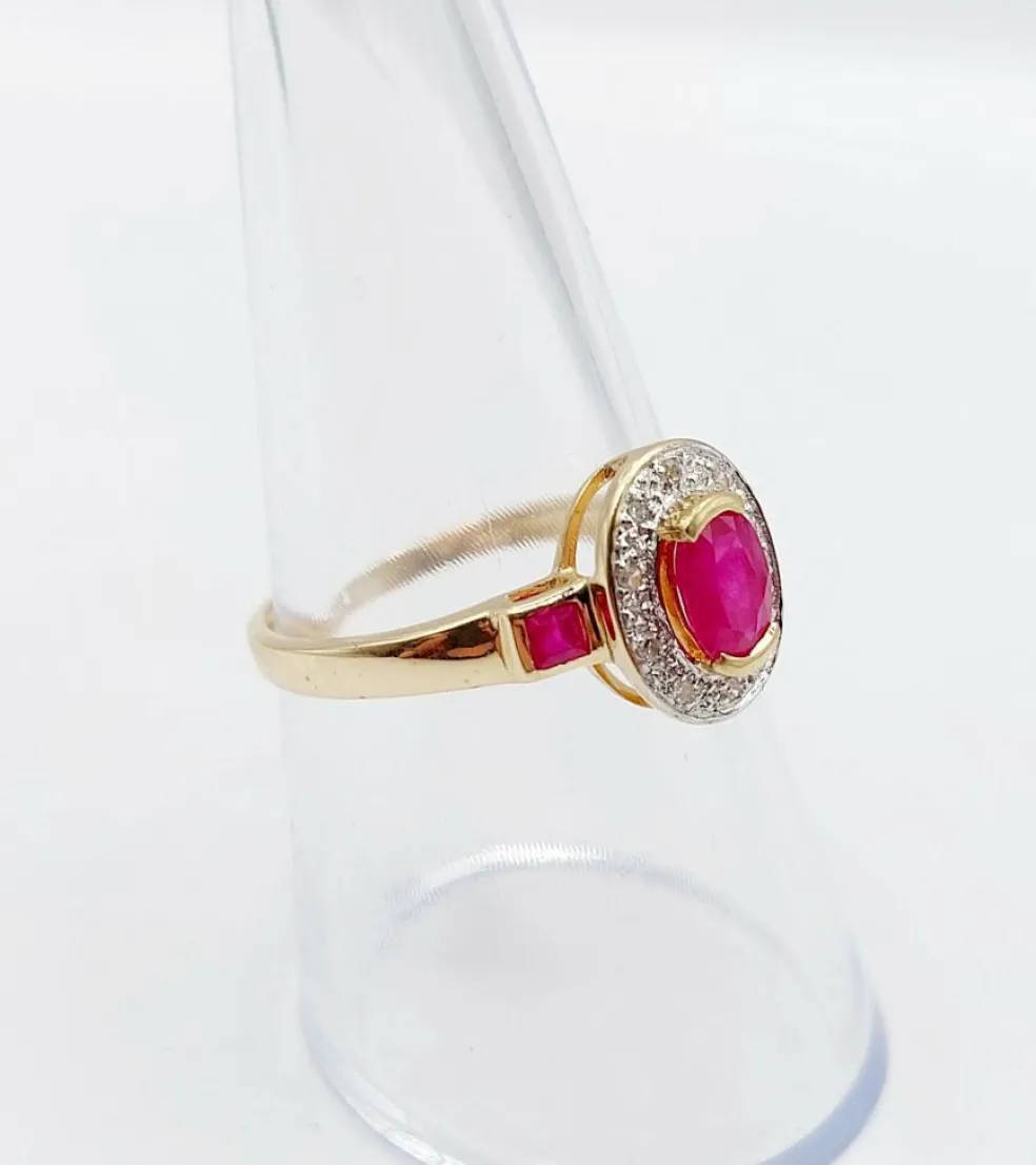 Bague pompadour vintage or jaune, rubis, diamants et de rubis carrés