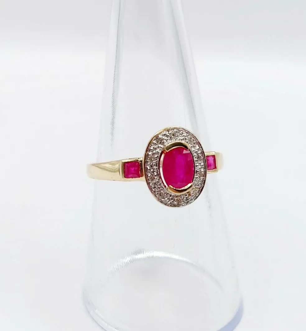 Bague pompadour vintage or jaune, rubis, diamants et de rubis carrés