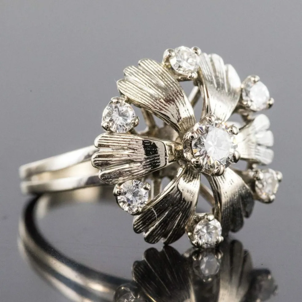 Bague pétales or blanc diamants