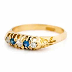 Bague rangée de diamants et saphirs