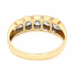 Bague rangée de diamants en or jaune