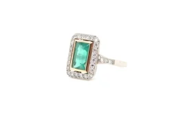 Bague rectangle Or jaune Platine Emeraude Diamants
