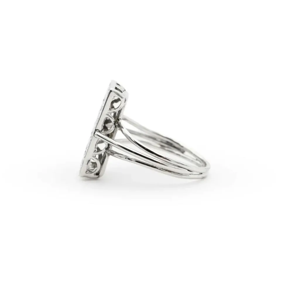 Bague rectangulaire en or blanc avec diamants de 0,80 carat