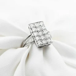 Bague rectangulaire en or blanc avec diamants de 0,80 carat
