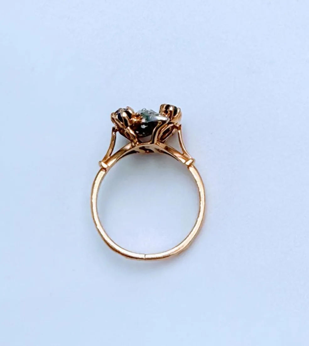 Bague retro en or jaune et platine sertie de saphir et diamant