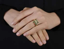 Bague retro émeraudes tailles calibrées, cabochons et diamants