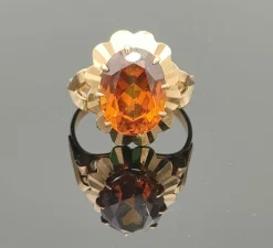 Bague retro Or et Saphir orange