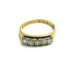 Bague Rivière des années 1930 en or jaune, diamants