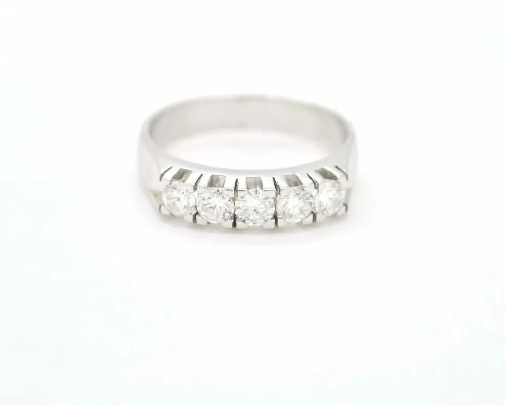 Bague Rivière en or blanc et diamants 0,60 ct