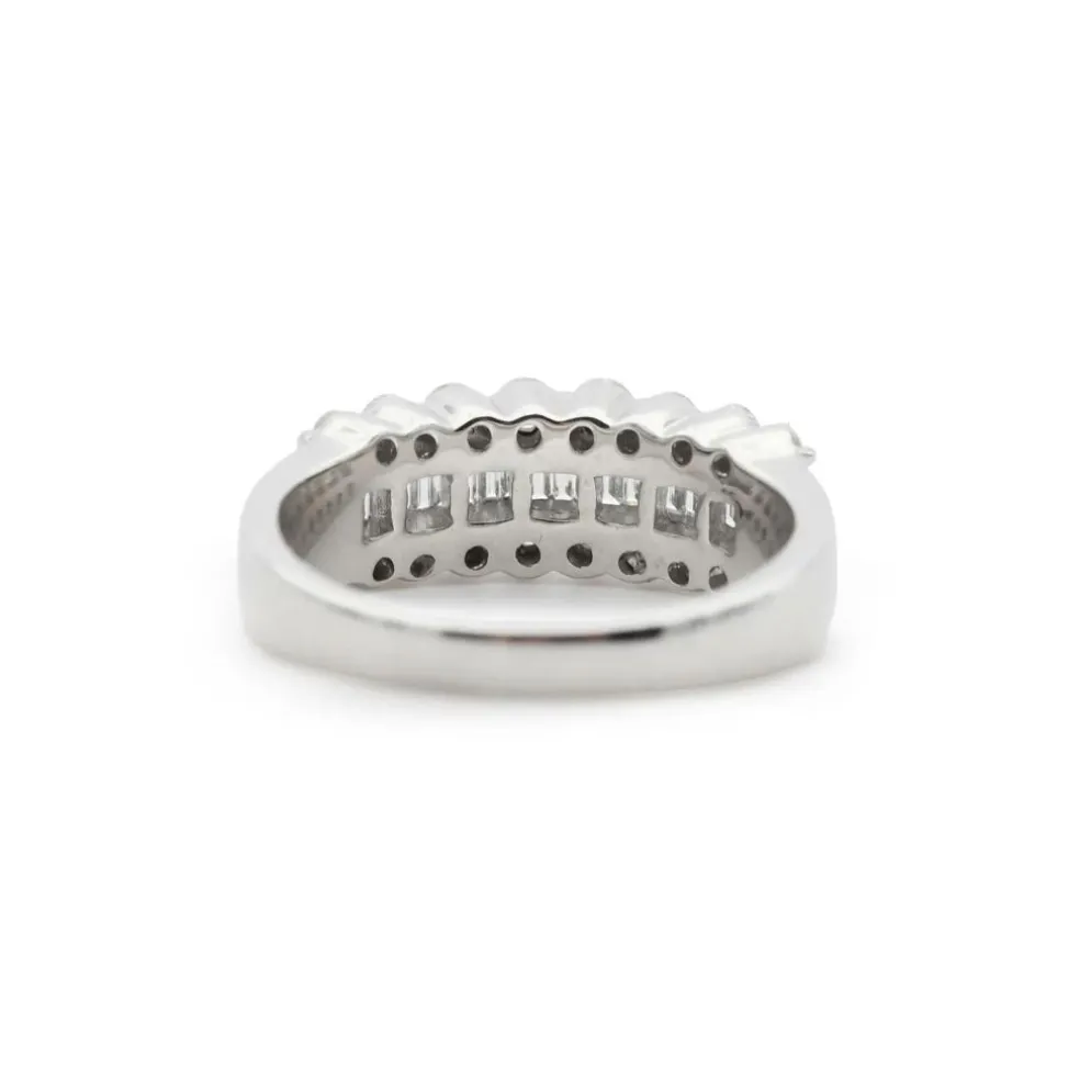 Bague rivière en or blanc et diamants