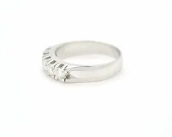 Bague Rivière en or blanc et diamants 0,60 ct