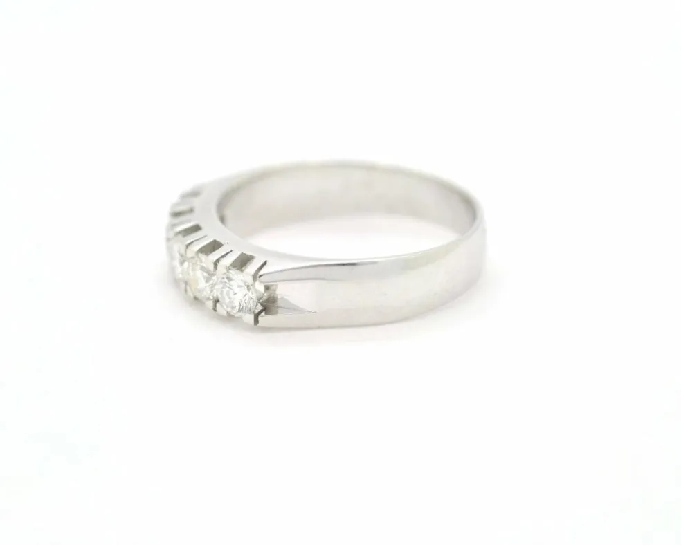 Bague Rivière en or blanc et diamants 0,60 ct