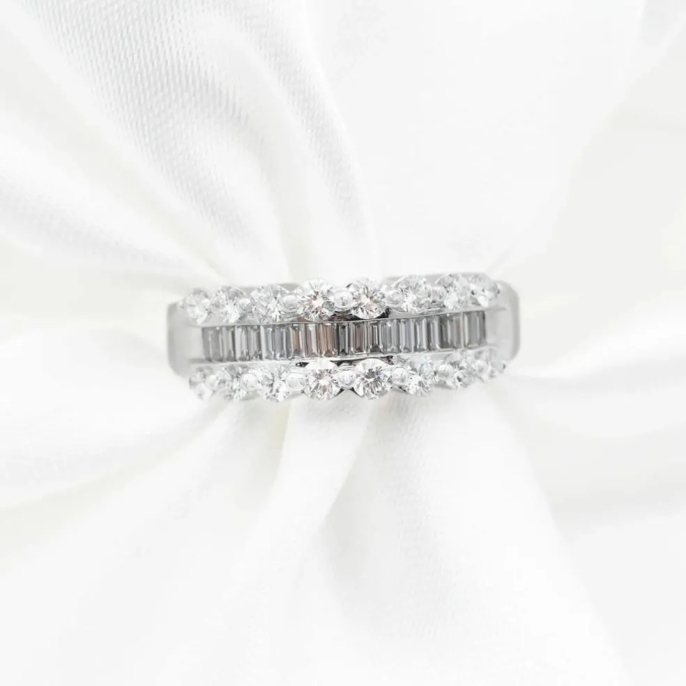 Bague rivière en or blanc et diamants