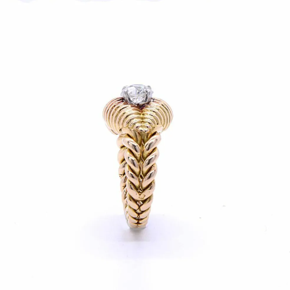 Bague Rocaille, deux diamants taille ancienne et or jaune