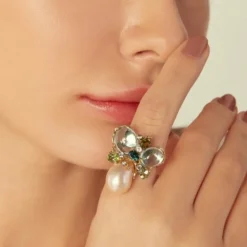 Bague Romance Divine en or jaune, perle et topazes