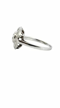 Bague ronde ancienne en platine et diamants