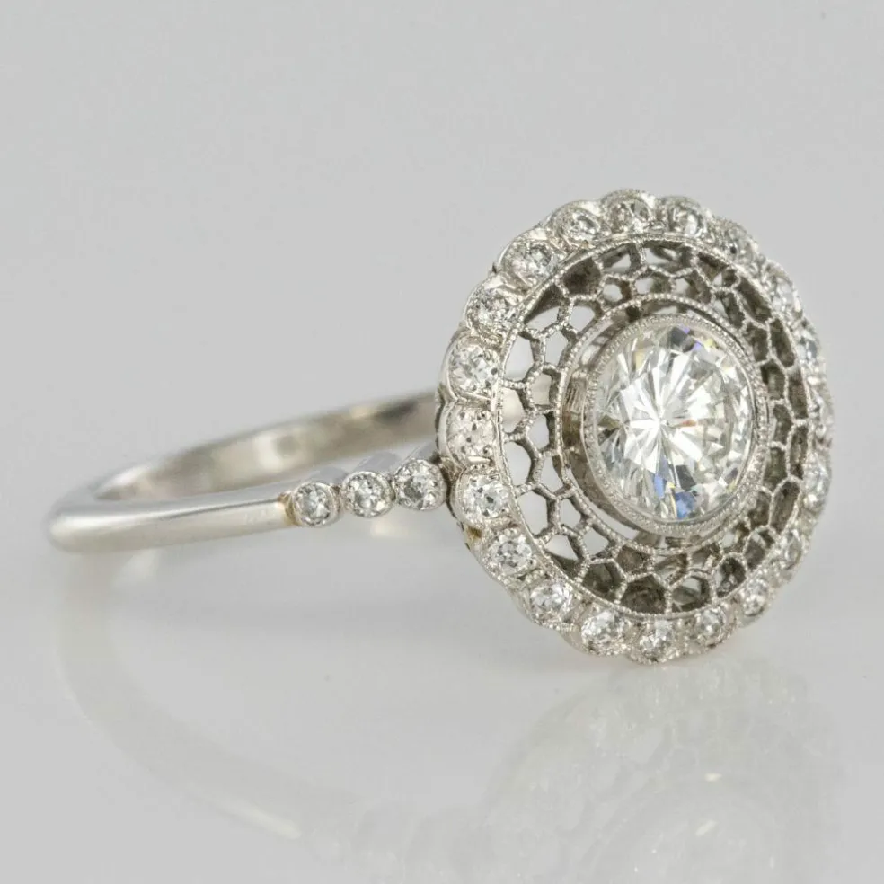 Bague ronde dentelle de platine et diamants