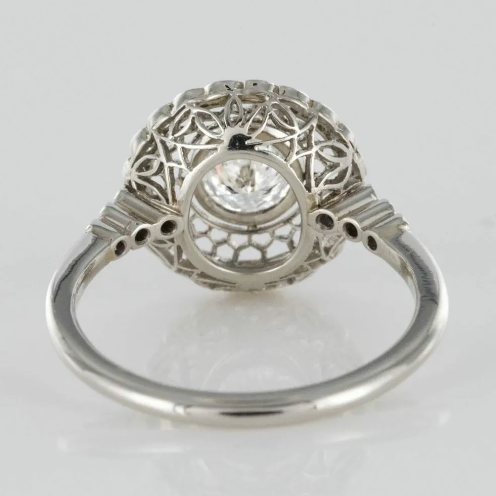 Bague ronde dentelle de platine et diamants