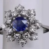 Bague ronde Saphir Bleu Royal et Diamants en or blanc