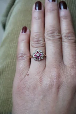 Bague rosace Art Déco 2 ors, diamants et rubis synthétiques
