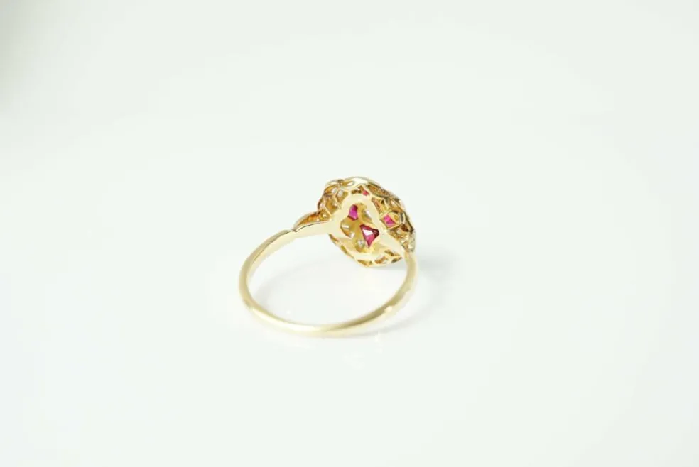 Bague rosace Art Déco 2 ors, diamants et rubis synthétiques