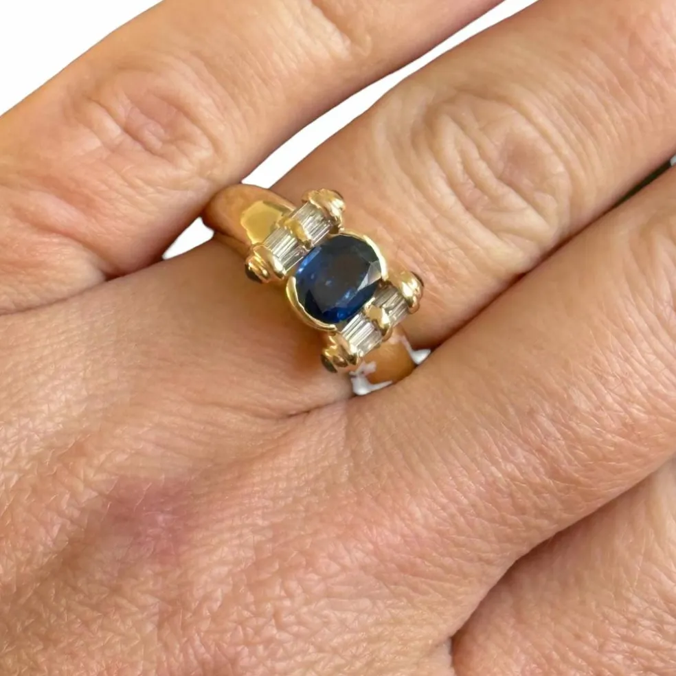 Bague rouleau or jaune saphirs et diamants