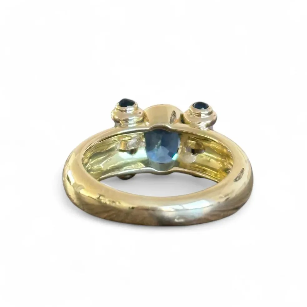 Bague rouleau or jaune saphirs et diamants