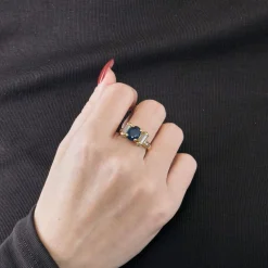 Bague Rouleaux Or Jaune Saphir Diamants Baguette