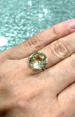 Bague rétro citrine et or blanc