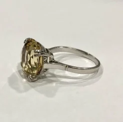 Bague rétro citrine et or blanc