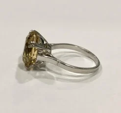 Bague rétro citrine et or blanc