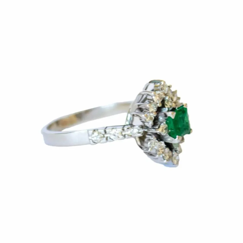 bague rétro en or avec diamant et émeraude
