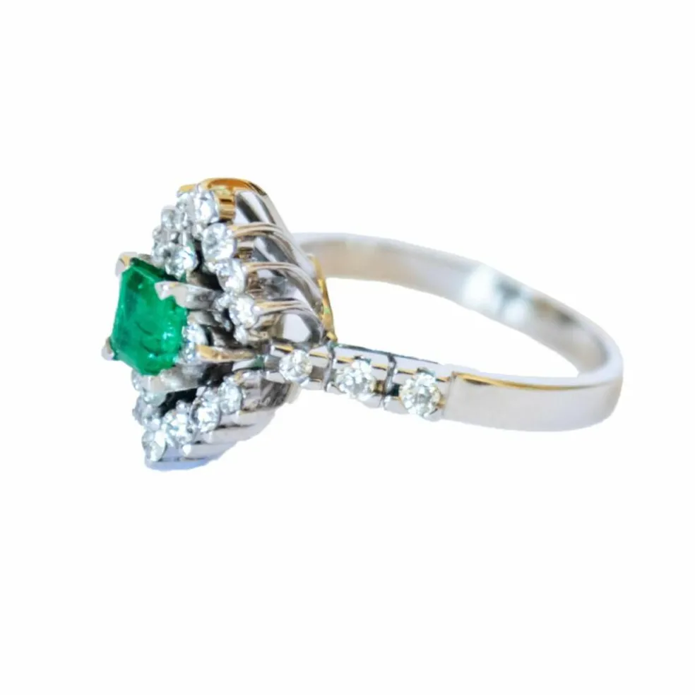 bague rétro en or avec diamant et émeraude
