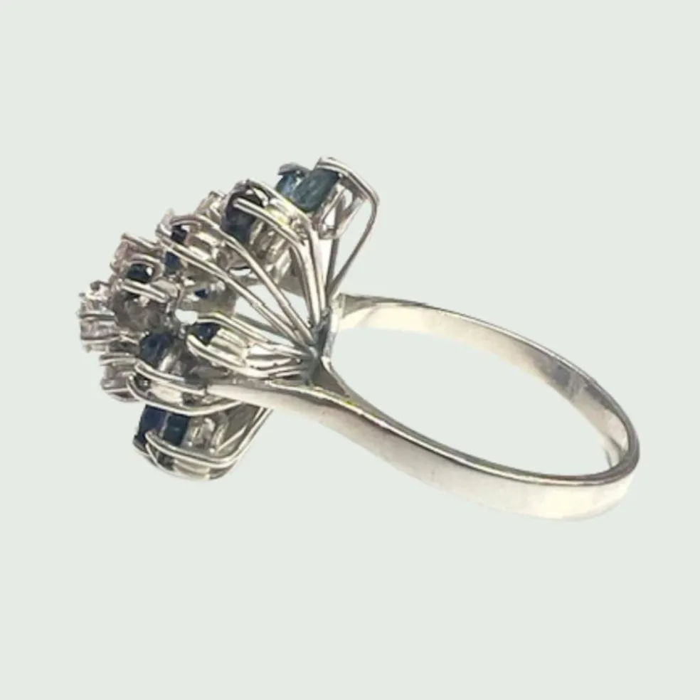 Bague rétro Or blanc Diamants Saphirs