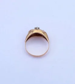 Bague rétro or jaune sertie d'un diamant